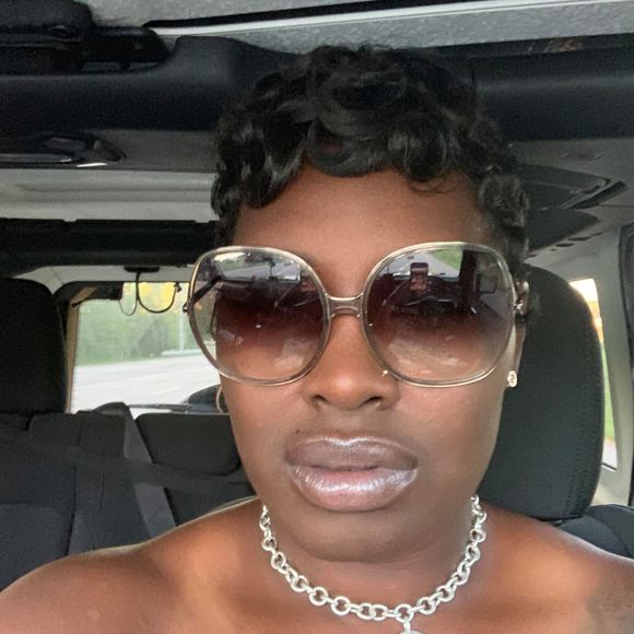 Meet your Posher, Crystal - Picture 1 of 1